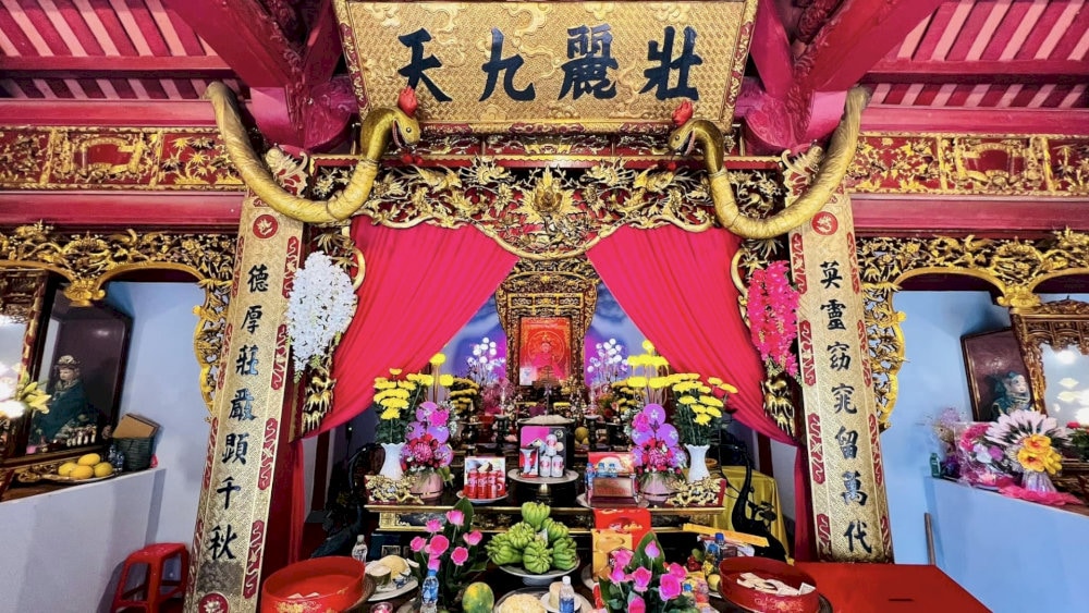 Đền thờ Cô Bé thượng ngàn